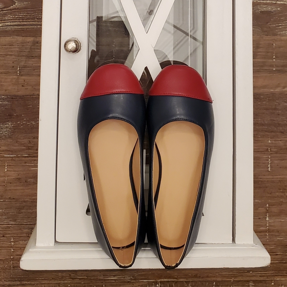 SALE!! NWT - COLORBLOCK FLATS